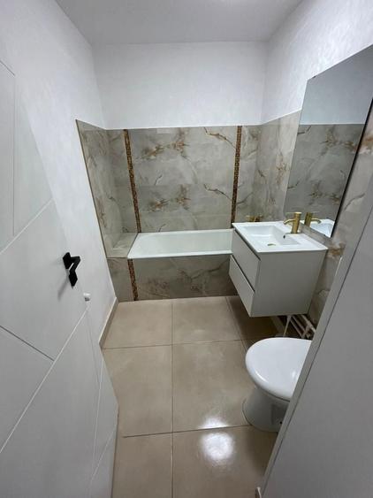 Apartament cu 2 camere decomandat în Apusului