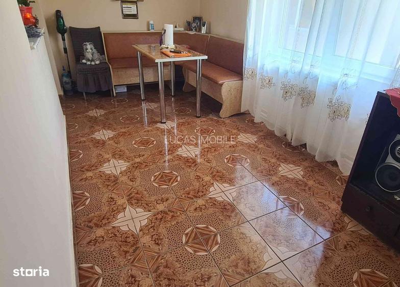 Lazu casa de vanzare, 515 mp teren