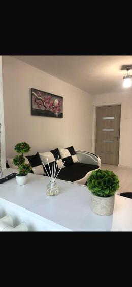 Apartament cu 2 camere semidecomandat, mobilat în Tomis Nord