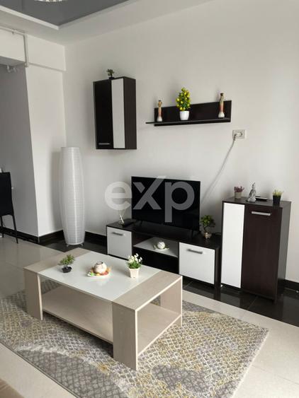 Apartament cu 2 camere decomandat, mobilat în Central