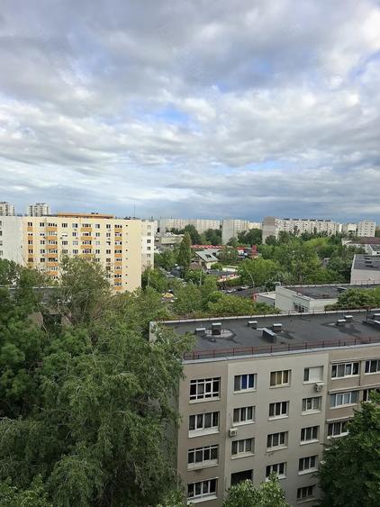 Apartament cu 2 camere decomandat în Titan
