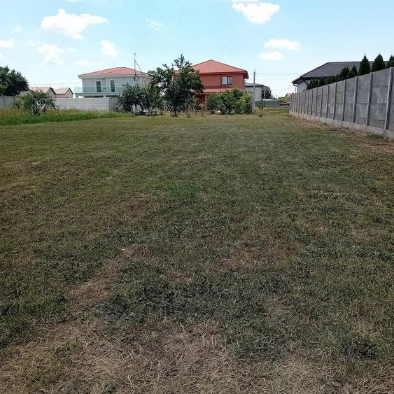 Teren de 750 mp, în Exterior Vest