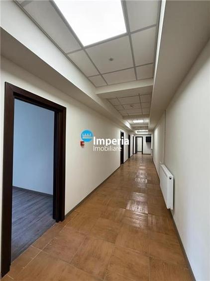 Spațiu comercial, de 100 mp, în Baza 3