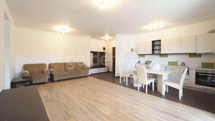 Apartament cu 3 camere semidecomandat, mobilat în Iancu Nicolae