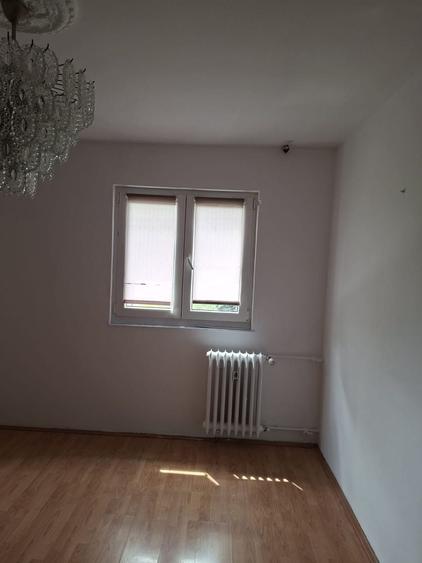 Apartament de vanzare - 4