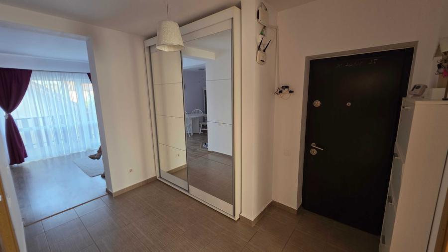 Apartament cu 3 camere decomandat în Triaj