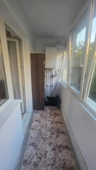Apartament cu 3 camere decomandat în Spitalul Județean