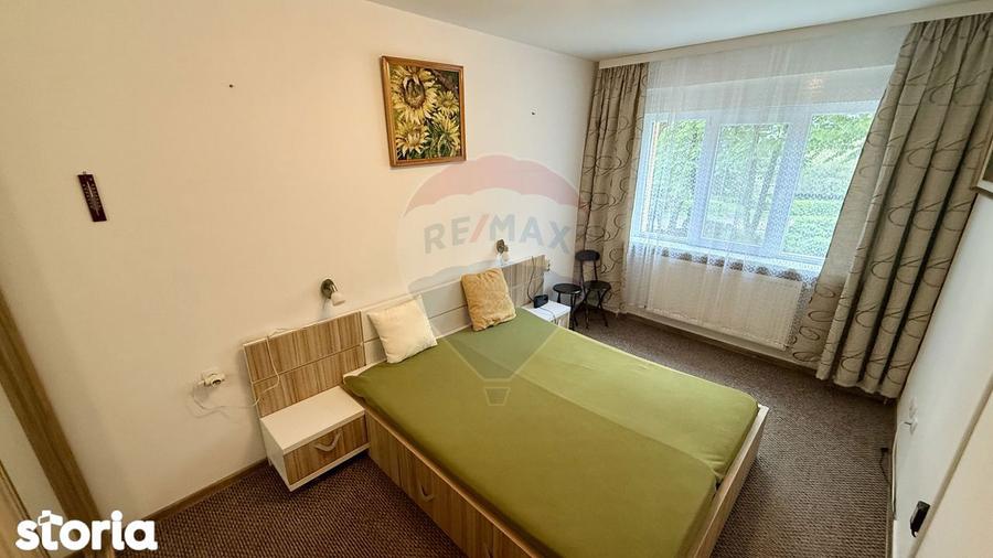 Apartament cu 3 camere semidecomandat, mobilat în Săsar