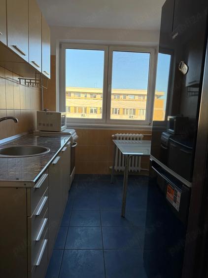 Apartament cu 3 camere semidecomandat în Iancului