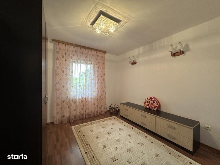 Casă cu 4 camere în Fulga