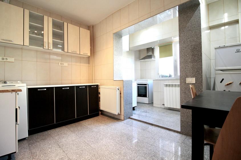 Apartament cu 2 camere semidecomandat, mobilat în Ultracentral