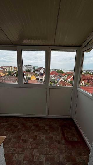 Apartament cu 3 camere decomandat în Turnișor