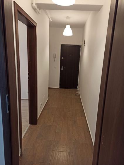Apartament cu 2 camere semidecomandat, mobilat în Nord-Vest