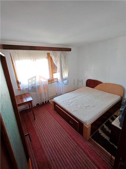 Apartament cu 3 camere semidecomandat în Micro 5