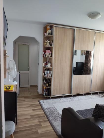 Apartament cu 2 camere semidecomandat în Dărmănești