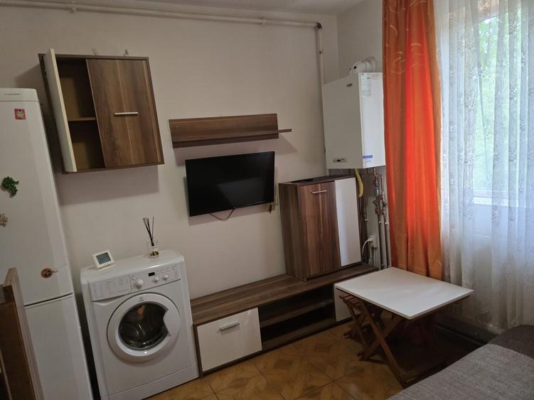Garsonieră decomandată în Central