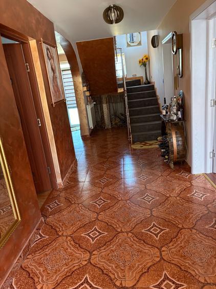 Casă cu 4 camere în Exterior Vest