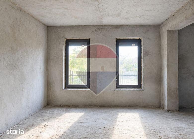 Casă cu 4 camere cu Teren 498 Mp în CFR