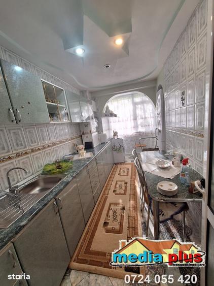 Apartament cu 3 camere decomandat în Micro 13