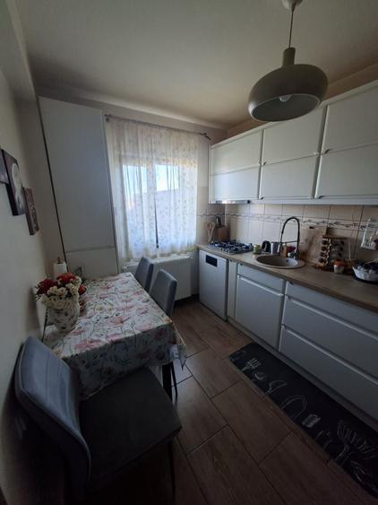 Casă cu 4 camere cu Teren 400 Mp în Sânpetru