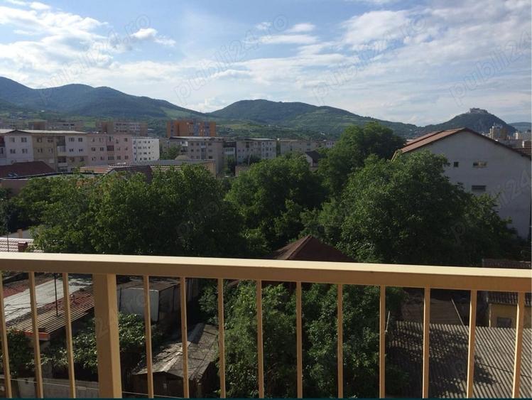 Garsonieră decomandată în Central