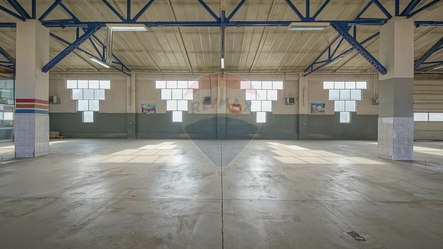 Spațiu industrial, de 720 mp, în Bartolomeu