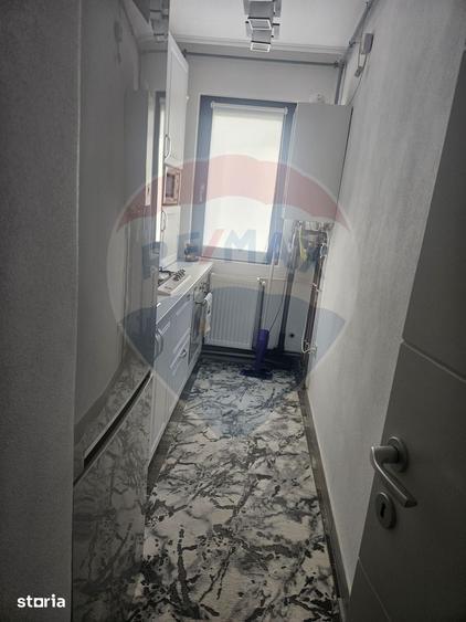 Apartament cu 3 camere semidecomandat în Central