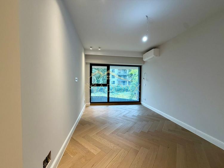 Apartament cu 4 camere în Străulești