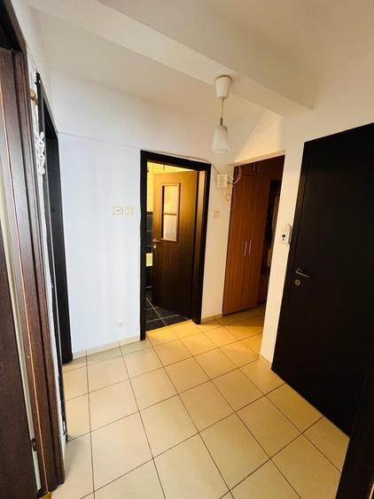 Apartament cu 2 camere semidecomandat în Brâncoveanu