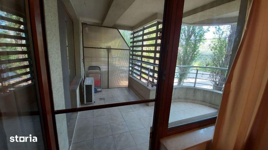 Apartament cu 2 camere, mobilat în Central