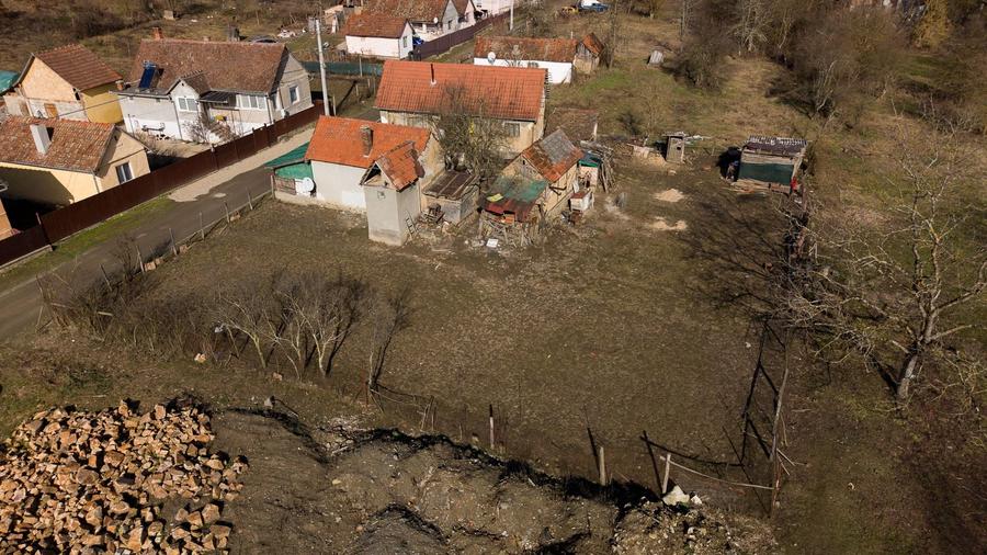 Casă individuală cu 2 camere cu Canalizare în Șoimoș