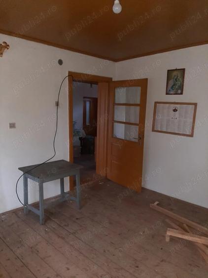 Casă cu 4 camere cu Teren 1000 Mp în Poienarii-Rali