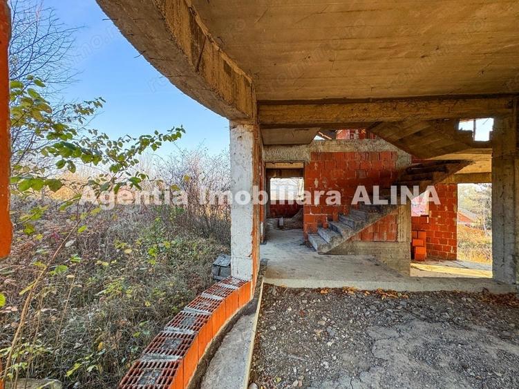Casă cu 5 camere în Sântuhalm