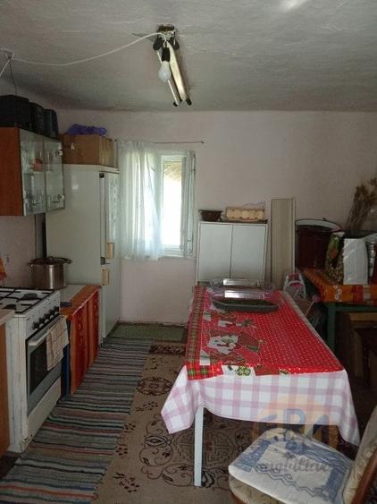 Casă individuală cu 3 camere cu Canalizare în Josani (Măgești)