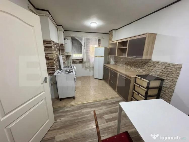 Garsonieră decomandată în Central