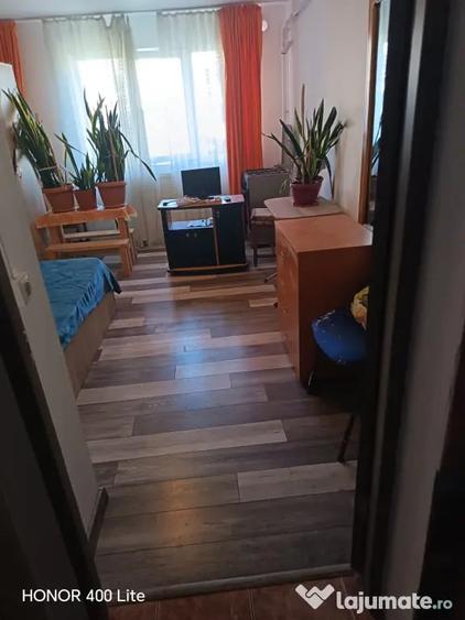 Garsonieră semidecomandată în Prundu
