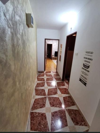 Apartament cu 2 camere semidecomandat în Confecții