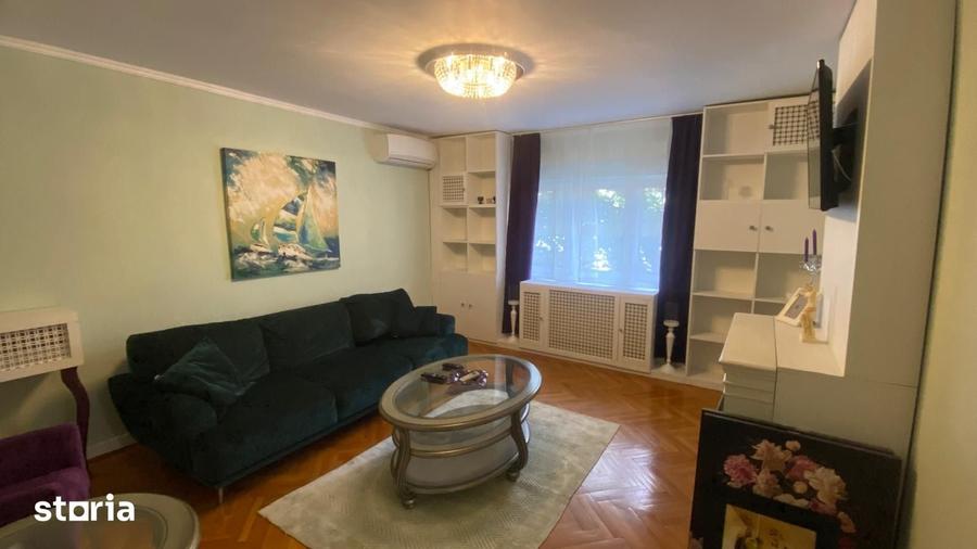 Apartament cu 3 camere decomandat în Nerva Traian
