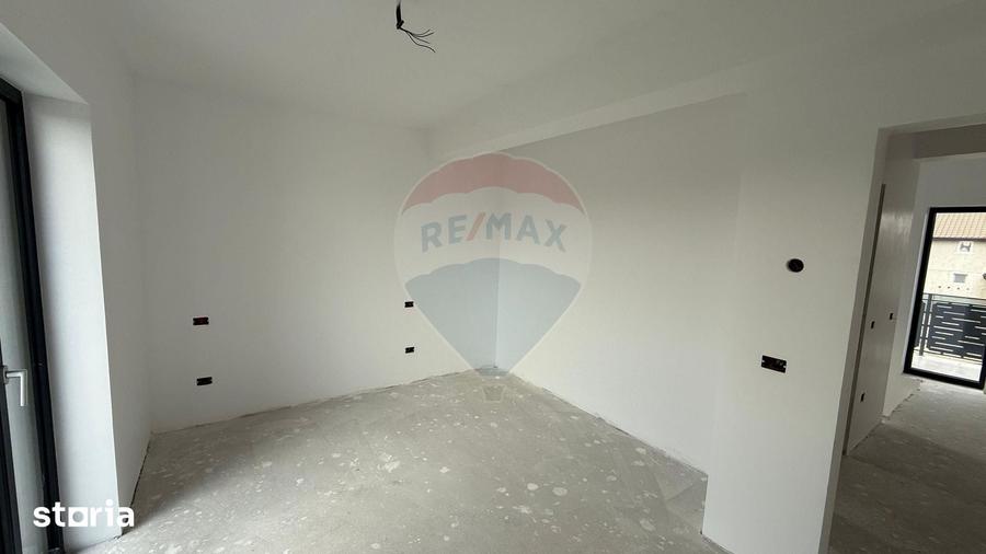 Casă cu 4 camere cu Teren 330 Mp în Central