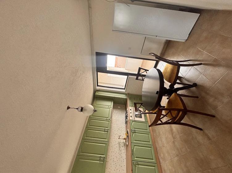 Apartament cu 3 camere decomandat în Cetate