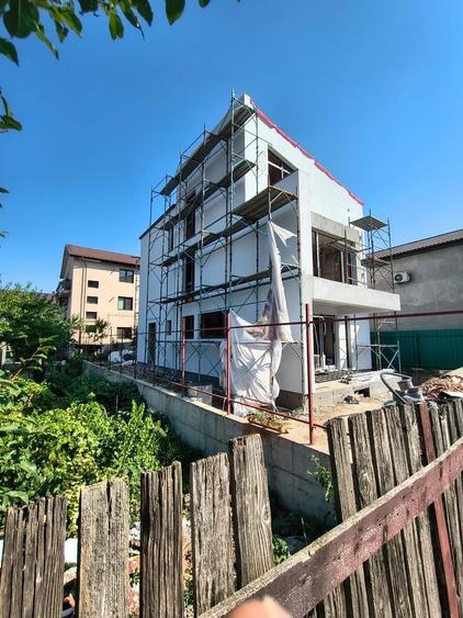 Duplex cu 4 camere cu Canalizare în Central