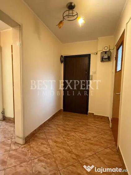 Apartament cu 3 camere decomandat în Titan