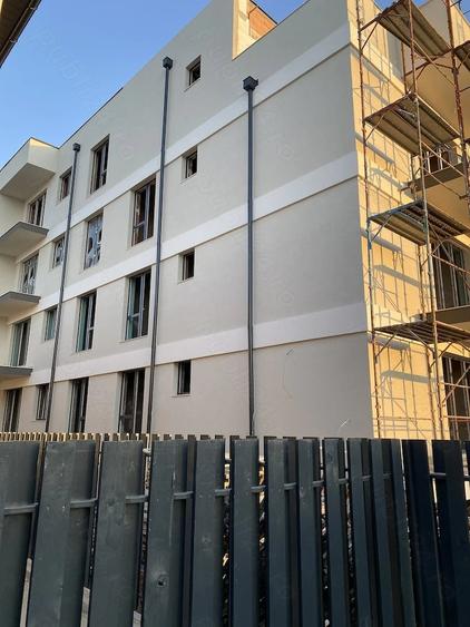 Apartament cu 2 camere decomandat în 1 Decembrie