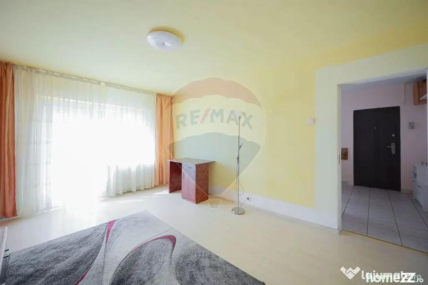 Apartament cu 3 camere decomandat în Dacia