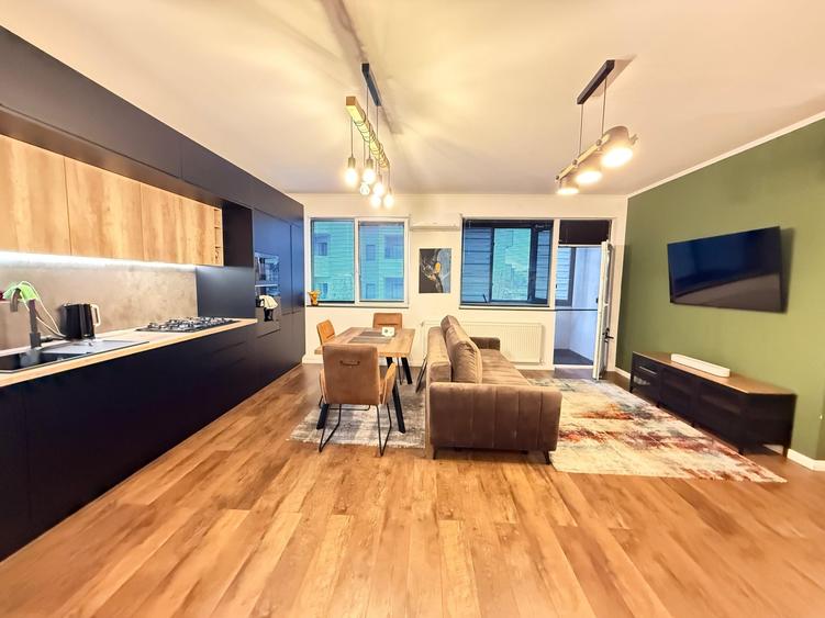 Apartament cu 3 camere semidecomandat, mobilat în Florești