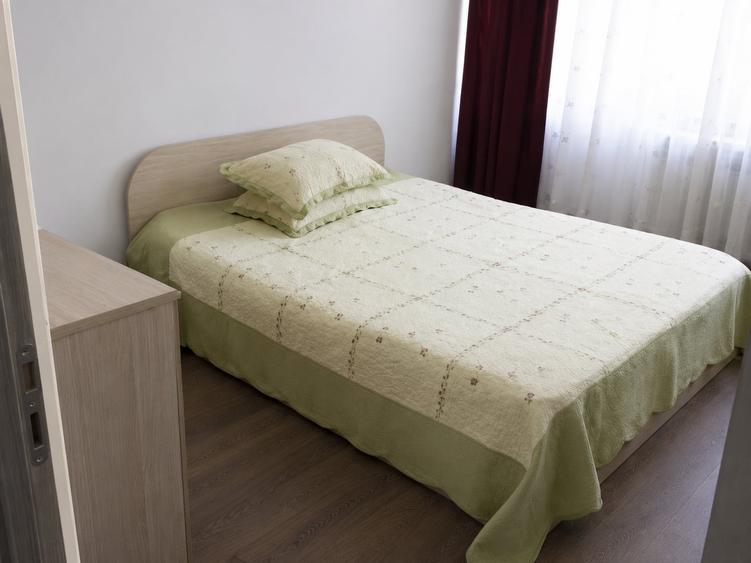 Apartament cu 2 camere decomandat, mobilat în Arcul de Triumf