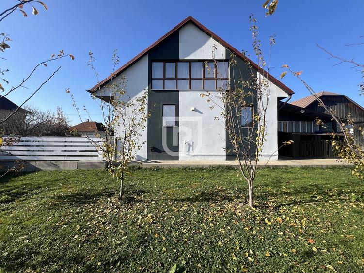Casă individuală cu 3 camere cu Canalizare în Bucșoaia
