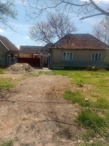 Casă cu 4 camere în Cermei