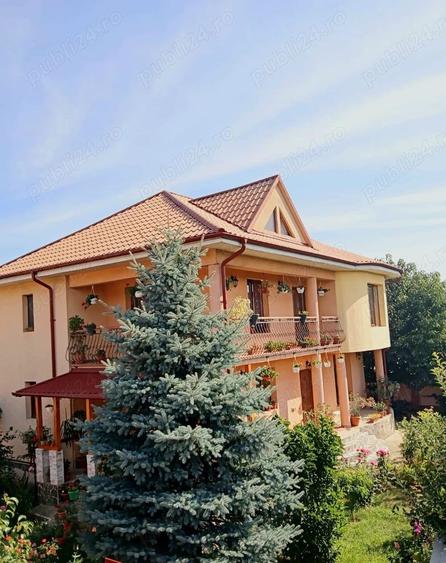Casă cu 5 camere cu Teren 576 Mp în Roman