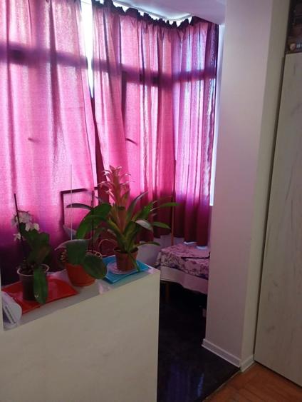 Apartament cu 2 camere semidecomandat în Micro 17